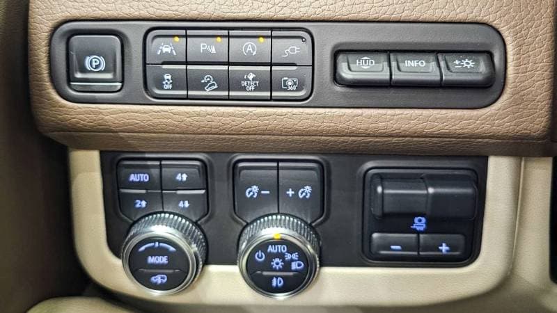 2022 GMC Yukon DENALI thumbnail 7