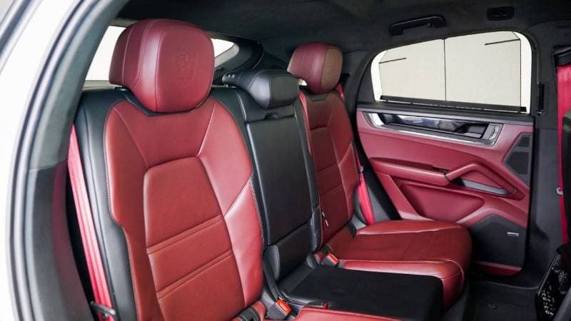 2025 Porsche Cayenne GTS thumbnail 7