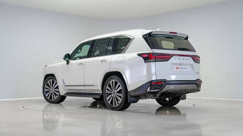 2024 Lexus LX600 SIGNATURE thumbnail 2