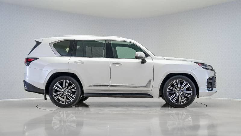 2024 Lexus LX600 SIGNATURE thumbnail 3