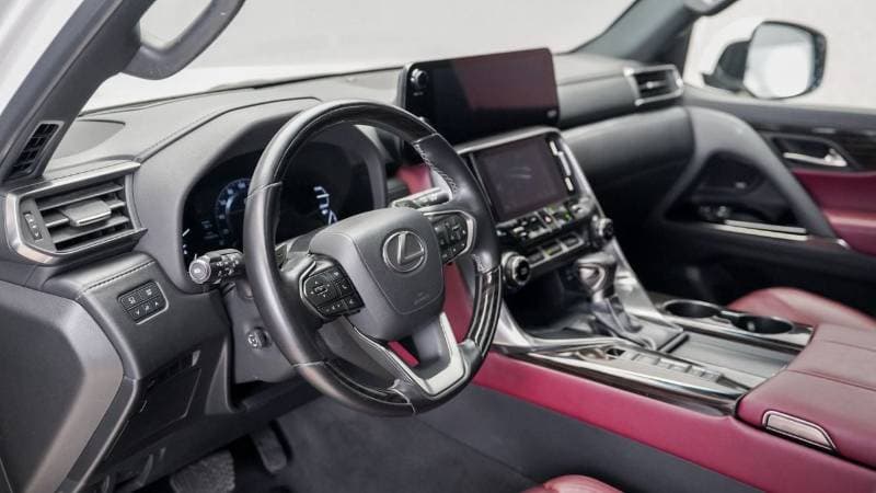 2024 Lexus LX600 SIGNATURE thumbnail 4
