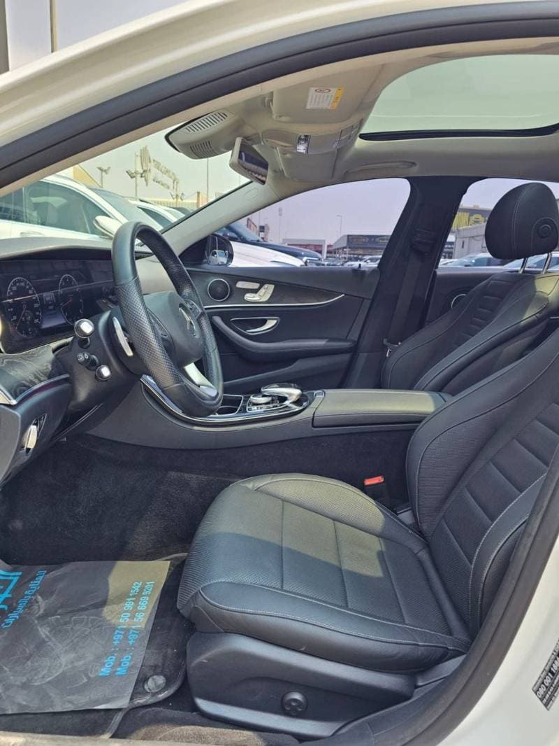 2017 Mercedes Benz E300 thumbnail 8