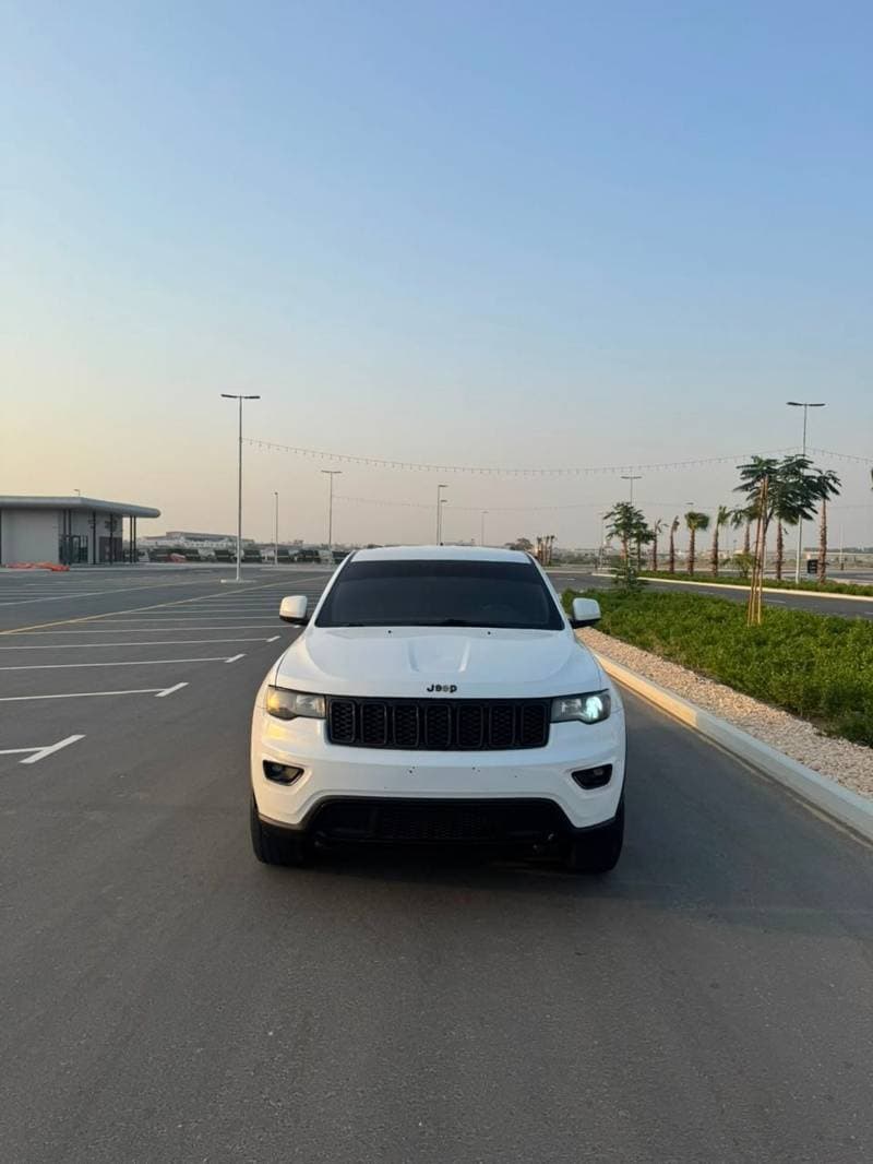 2021 Jeep Grand Cherokee LAREDO