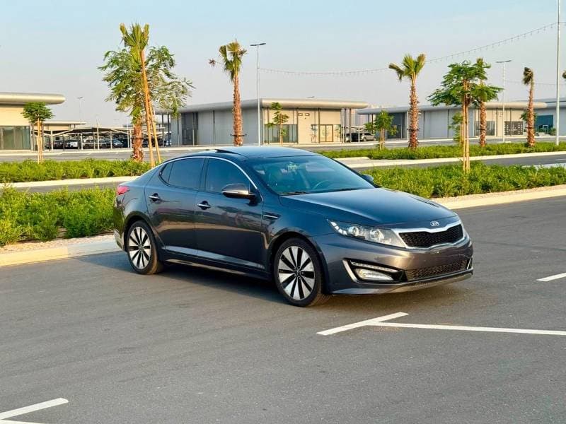 2011 Kia K5 STANDARD
