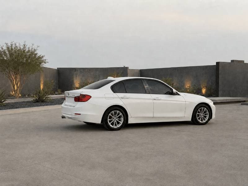 2012 BMW 320i STANDARD thumbnail 3