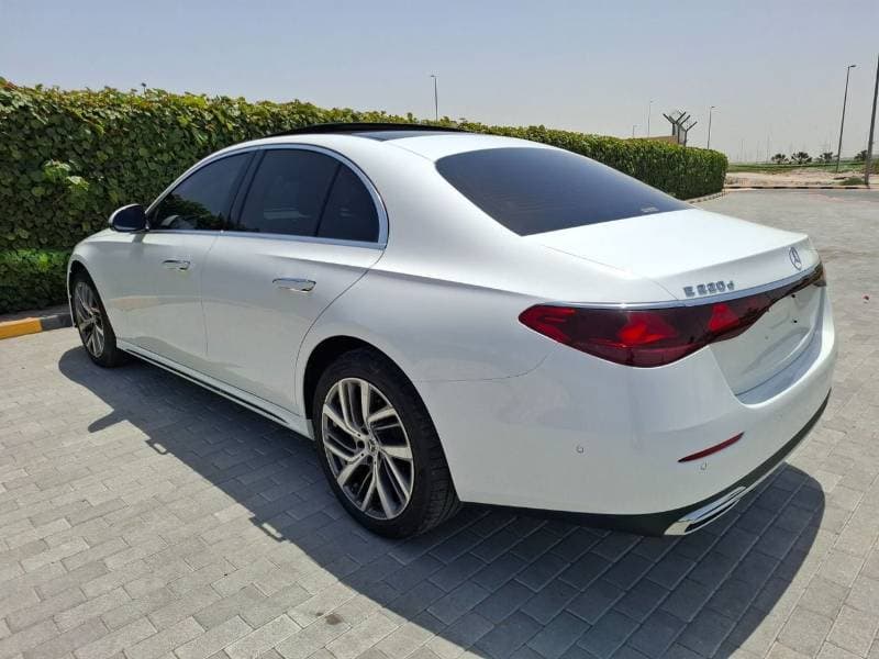 2025 Mercedes Benz E220 thumbnail 6