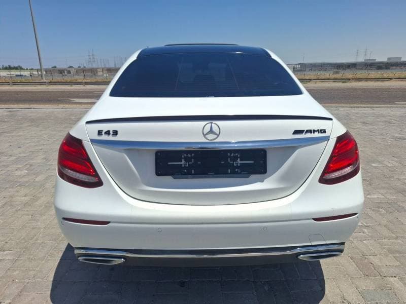2019 Mercedes Benz E220 thumbnail 5