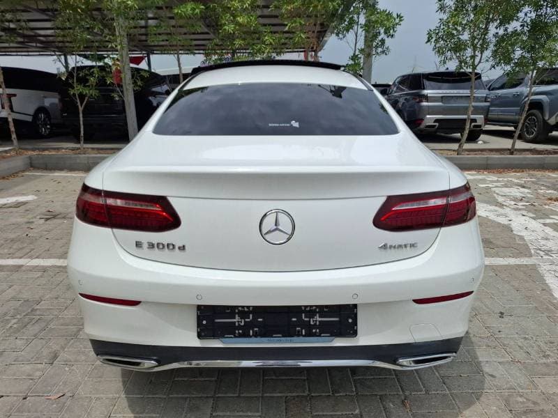 2023 Mercedes Benz E300 AMG thumbnail 5