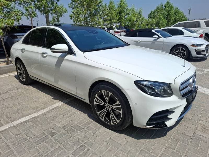 2017 Mercedes Benz E220 D STANDARD thumbnail 4