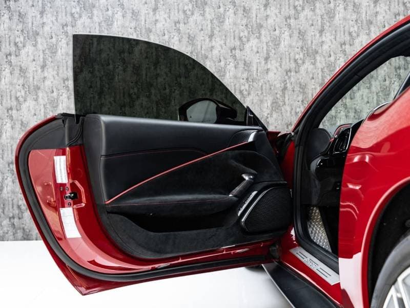 2021 Ferrari Roma STANDARD thumbnail 8