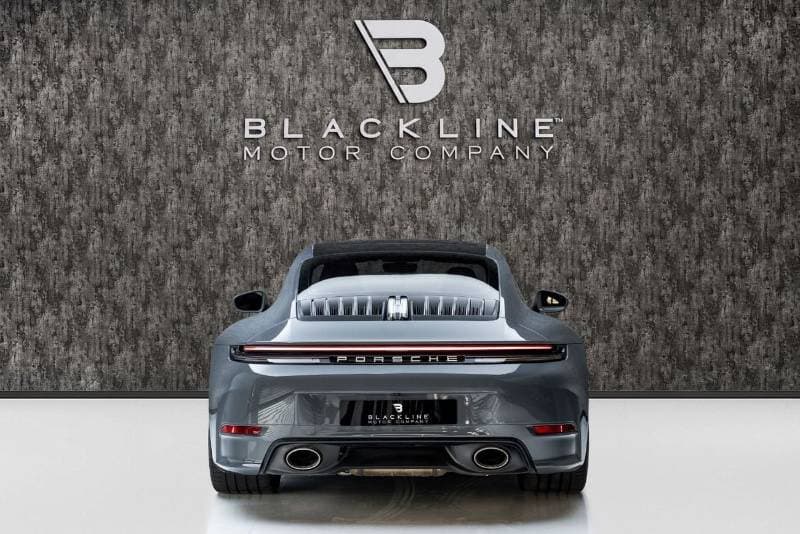 2025 Porsche 911 CARRERA thumbnail 4