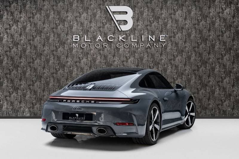 2025 Porsche 911 CARRERA thumbnail 3