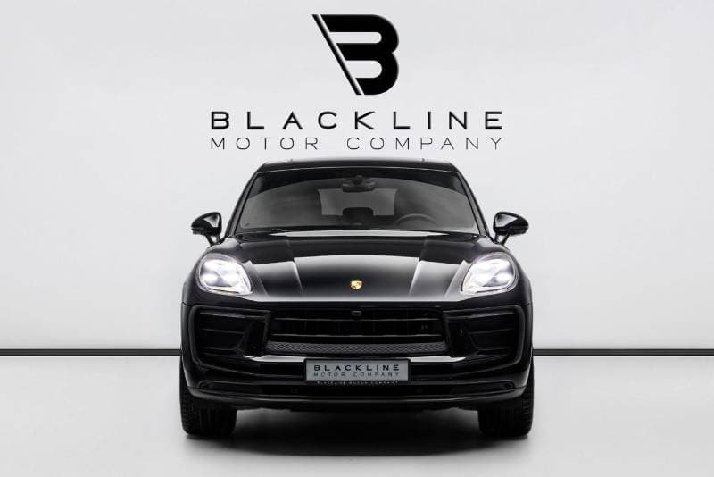 2025 Porsche Macan STANDARD thumbnail 2