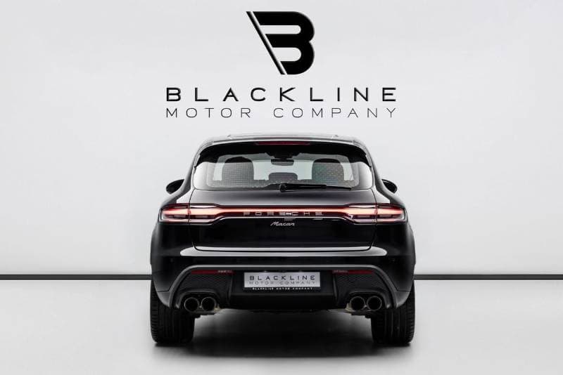 2025 Porsche Macan STANDARD thumbnail 5