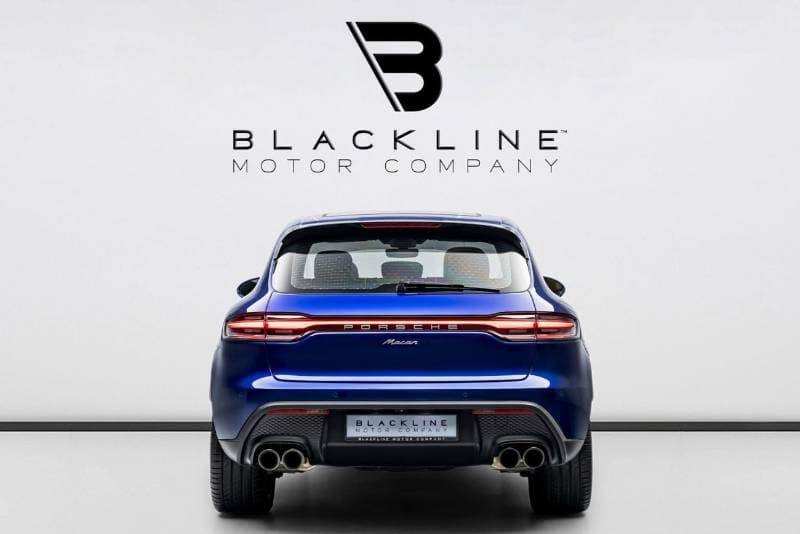2025 Porsche Macan STANDARD thumbnail 5
