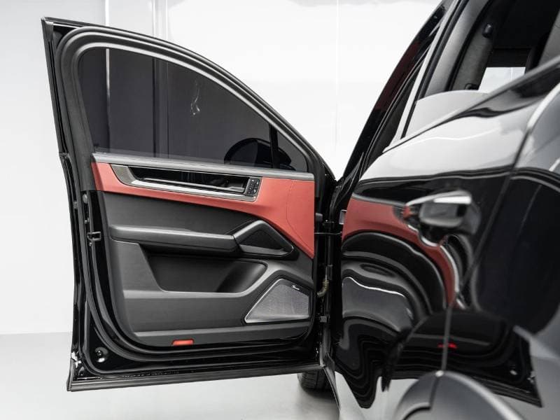 2024 Porsche Cayenne TURBO GT thumbnail 7