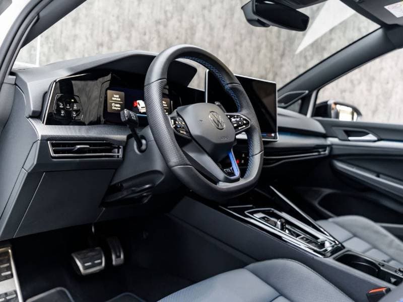 2026 Volkswagen Golf R thumbnail 4