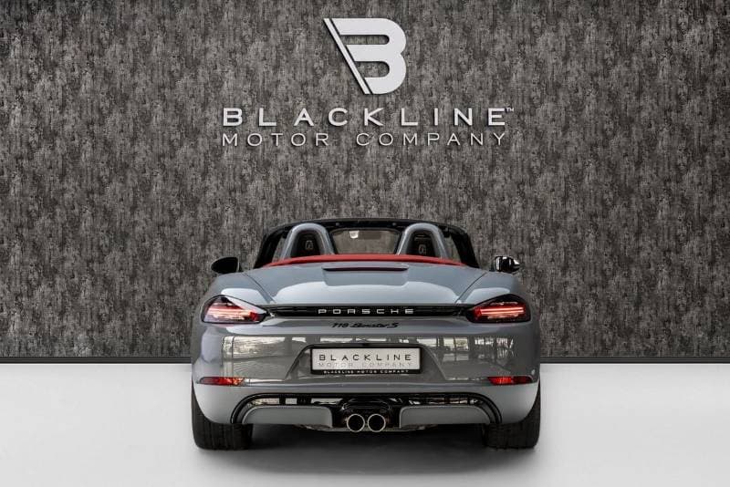 2025 Porsche 718 Boxster S thumbnail 3