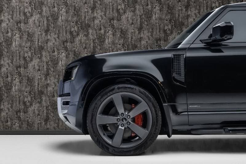 2024 Land Rover Defender 110 X P400 thumbnail 6