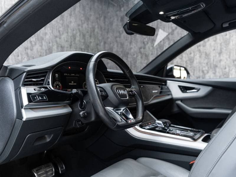 2020 Audi Q8 55 TFSI thumbnail 7