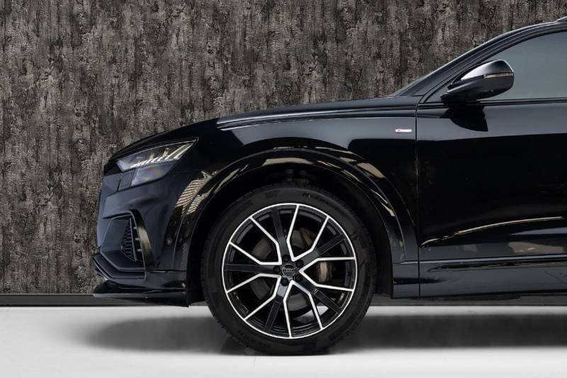 2020 Audi Q8 55 TFSI thumbnail 6