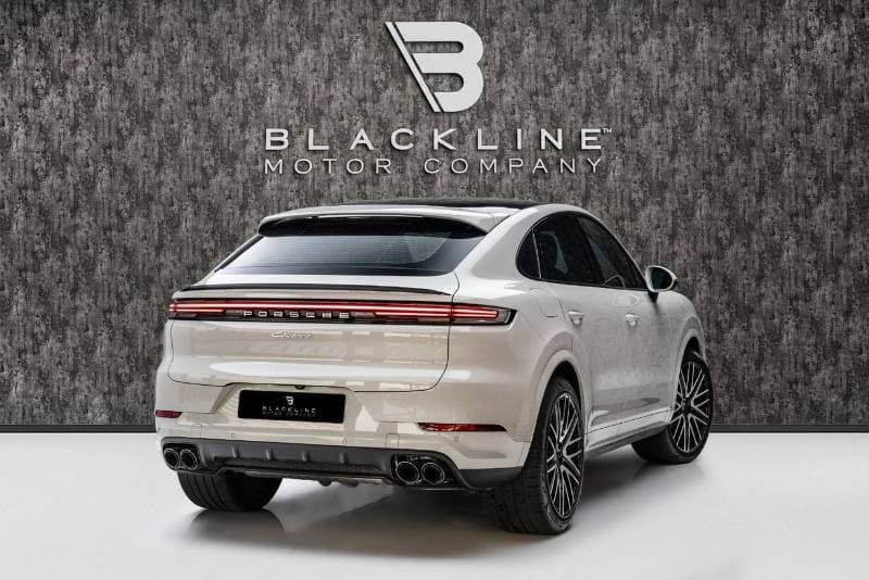 2026 Porsche Cayenne STANDARD thumbnail 3
