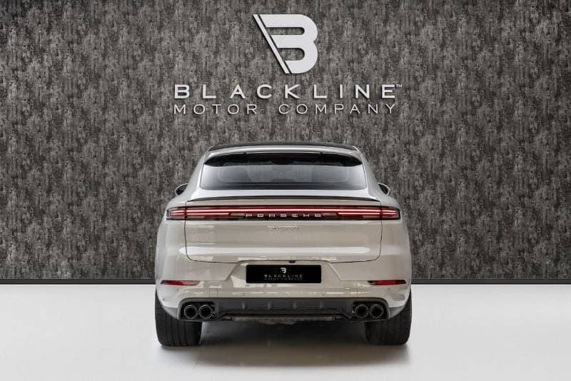 2026 Porsche Cayenne STANDARD thumbnail 4