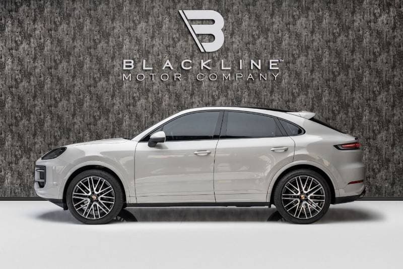 2026 Porsche Cayenne STANDARD thumbnail 5