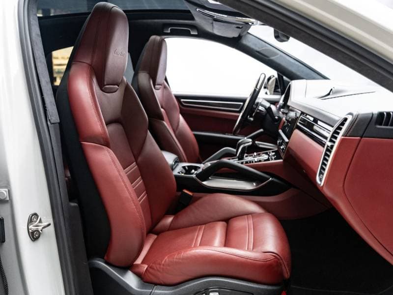 2020 Porsche Cayenne TURBO thumbnail 8
