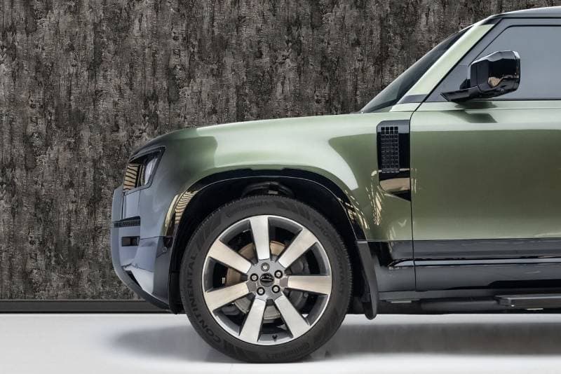 2026 Land Rover Defender X Dynamic HSE P400 thumbnail 6