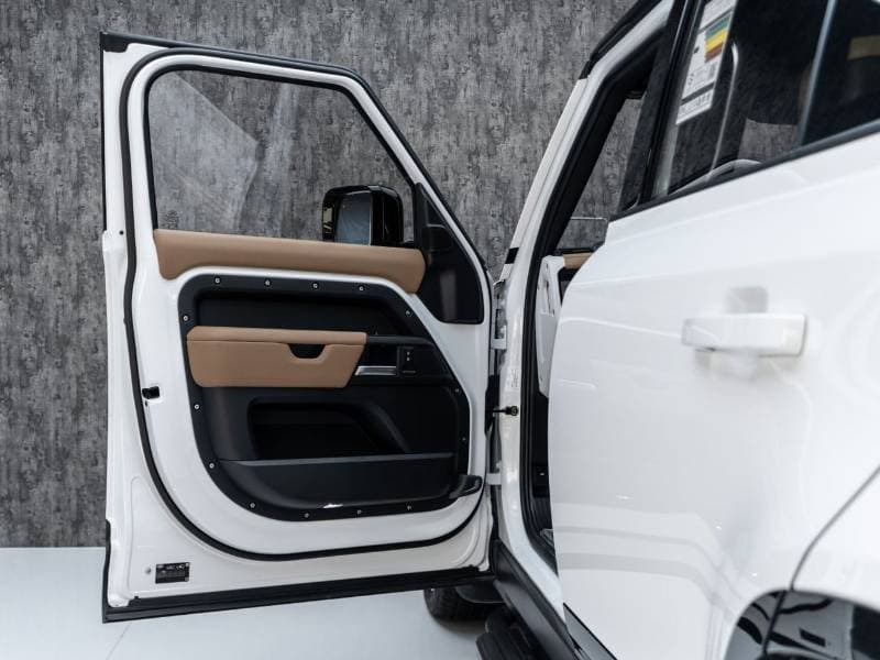 2026 Land Rover Defender 110 X DYNAMIC HSE P400 thumbnail 7