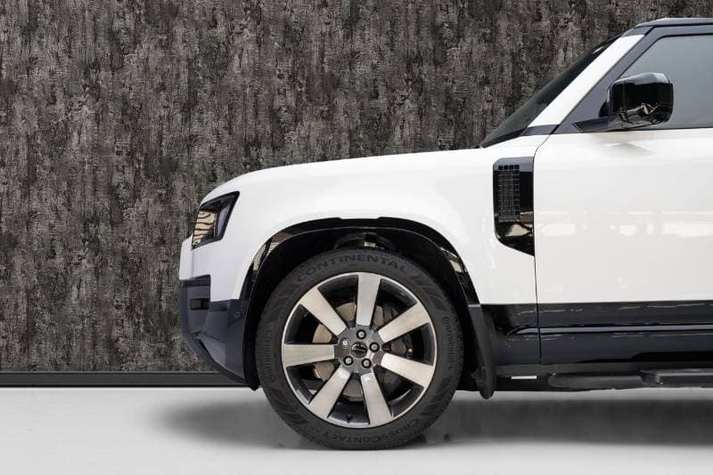 2026 Land Rover Defender 110 X DYNAMIC HSE P400 thumbnail 6