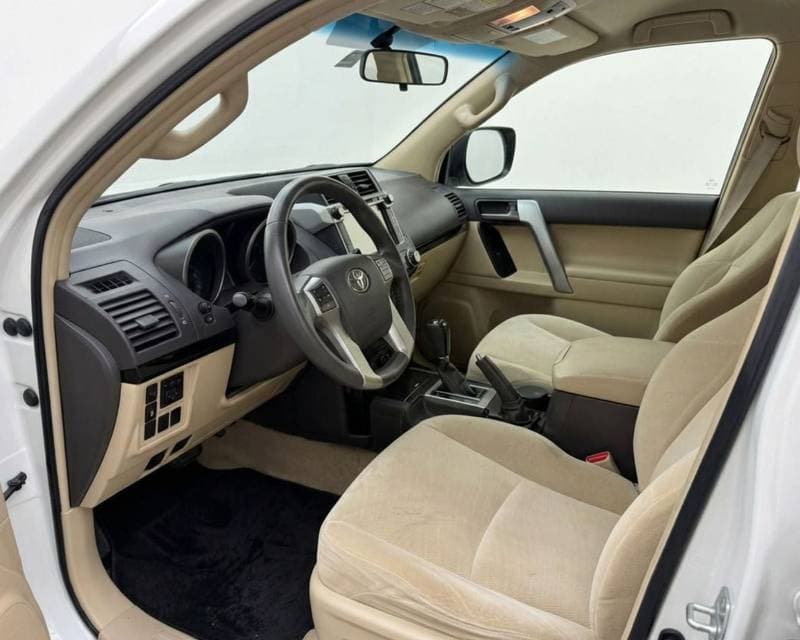 2016 Toyota Prado GXR thumbnail 7