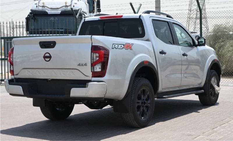 2025 Nissan Navara thumbnail 7