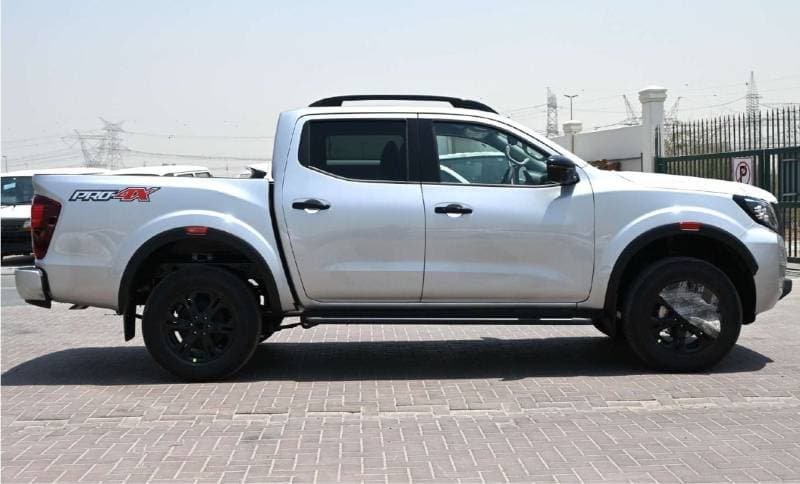 2025 Nissan Navara thumbnail 8