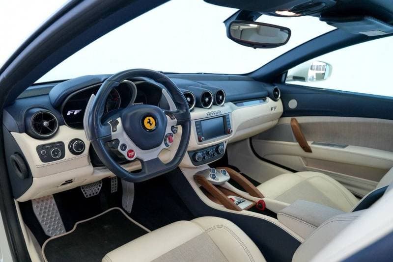 2015 Ferrari FF STANDARD thumbnail 8