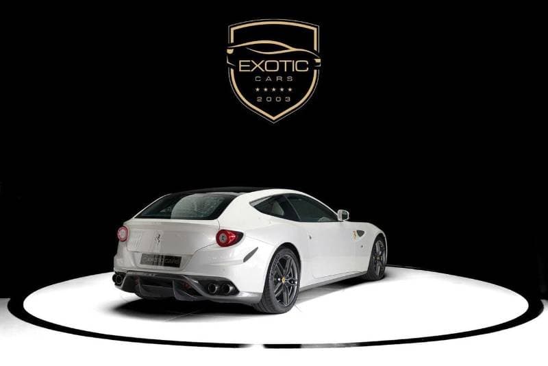 2015 Ferrari FF STANDARD thumbnail 3