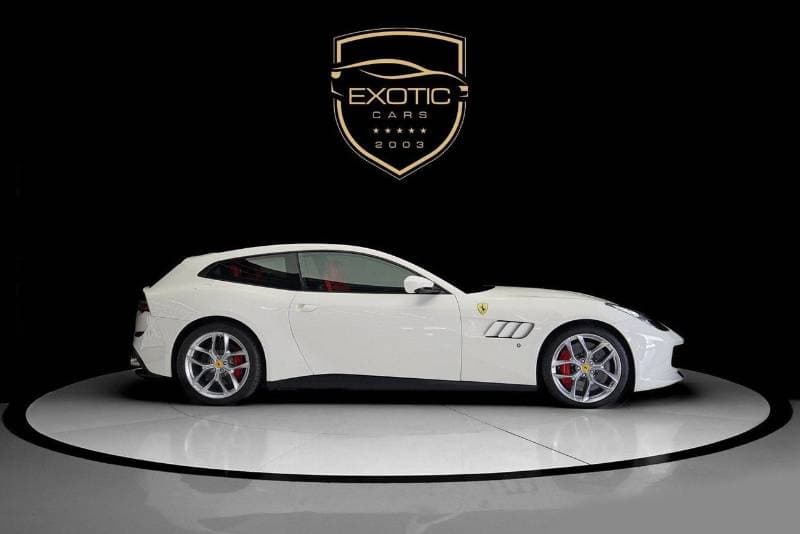 2020 Ferrari GTC4 LUSSO thumbnail 4