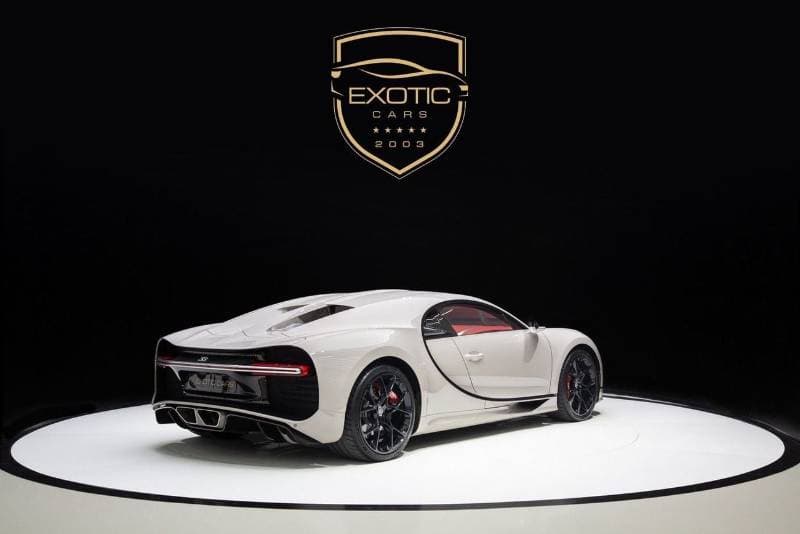 2018 Bugatti Chiron CABON thumbnail 4