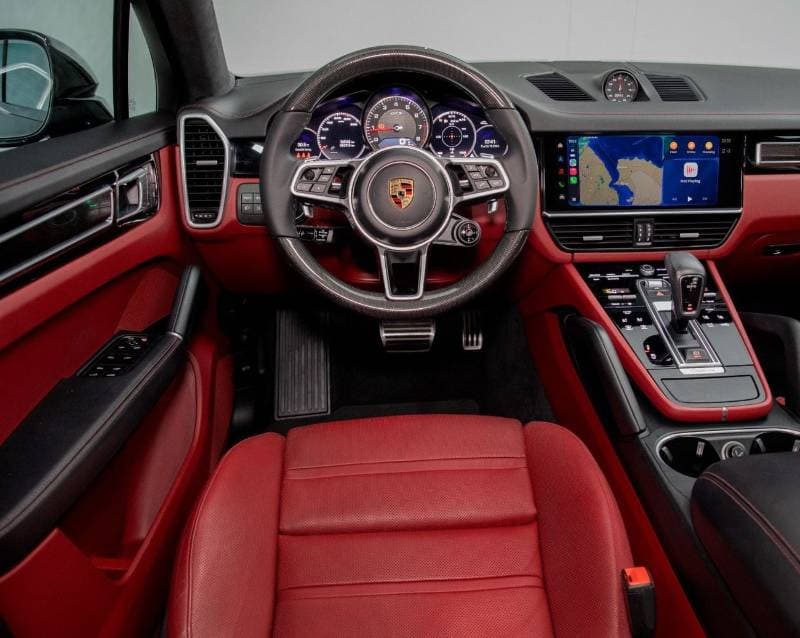 2023 Porsche Cayenne GTS thumbnail 6