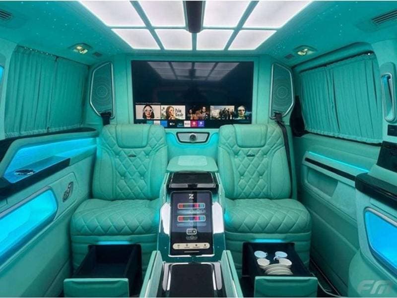 2023 Mercedes Benz V 250 AVANTGARDE/E thumbnail 4