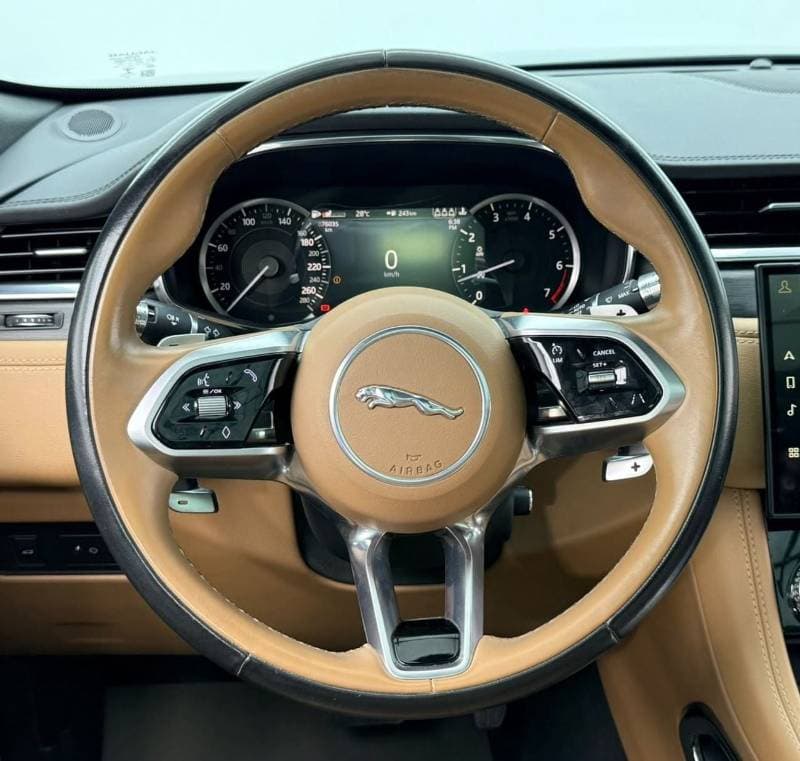 2021 Jaguar F PACE SE P250 thumbnail 7