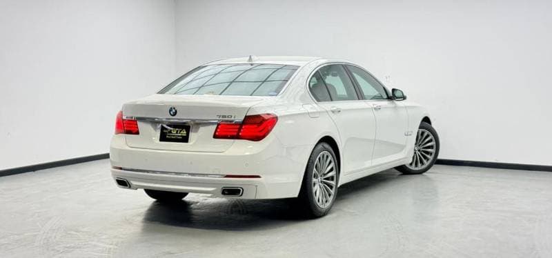 2014 BMW 750i thumbnail 4