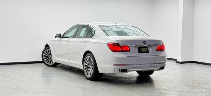 2014 BMW 750i thumbnail 5