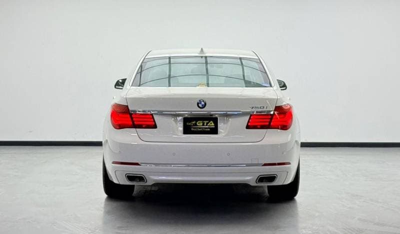 2014 BMW 750i thumbnail 6