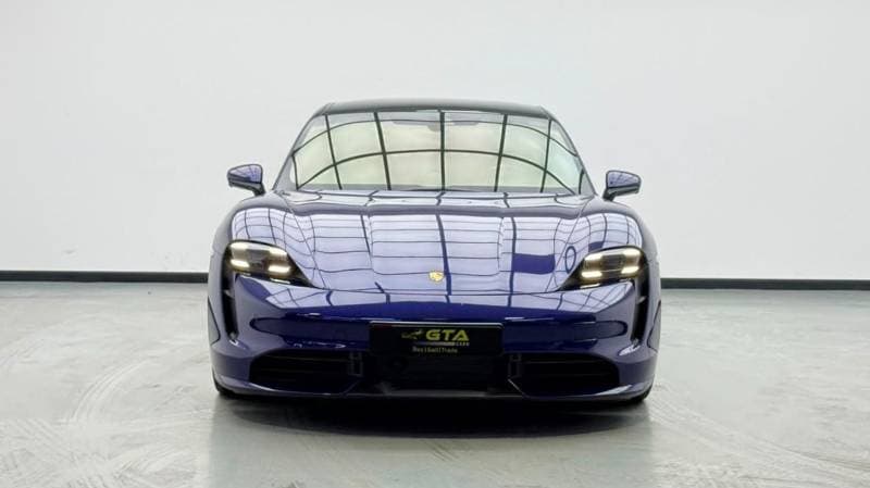 2020 Porsche Taycan thumbnail 2