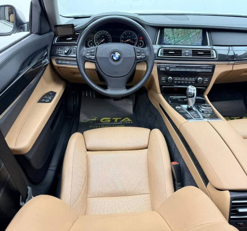 2014 BMW 750i thumbnail 8
