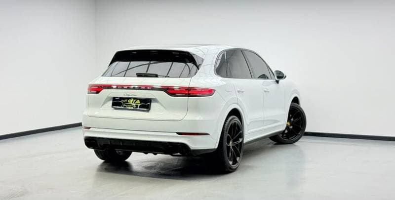 2023 Porsche Cayenne STANDARD thumbnail 4