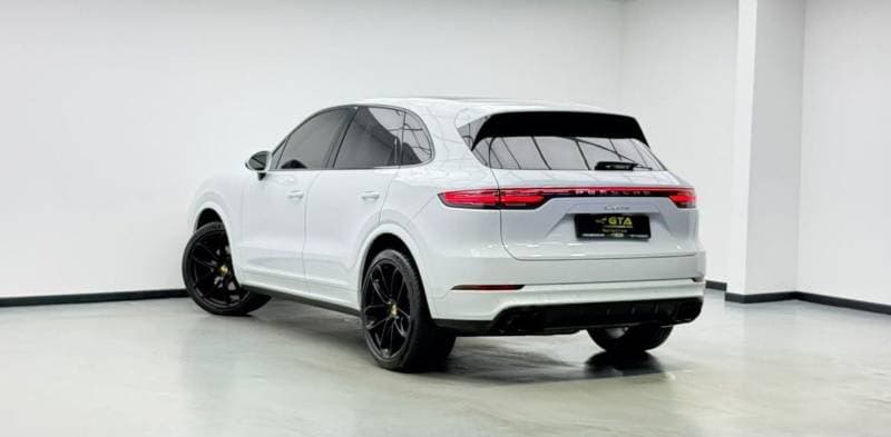 2023 Porsche Cayenne STANDARD thumbnail 6