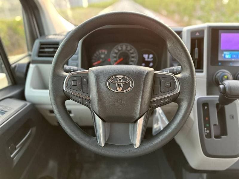 2026 Toyota Hiace GL thumbnail 6